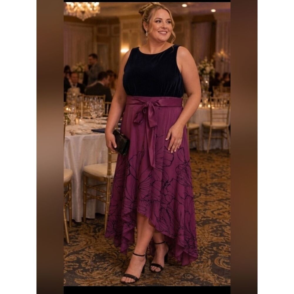 Ignite Evenings Formal Sz 18 Missy Burgundy Floral Black Velour
